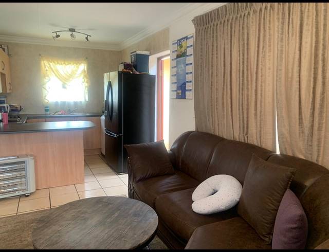 2 BEDROOM FREEHOLD FOR SALE IN VISAGIE PARK
